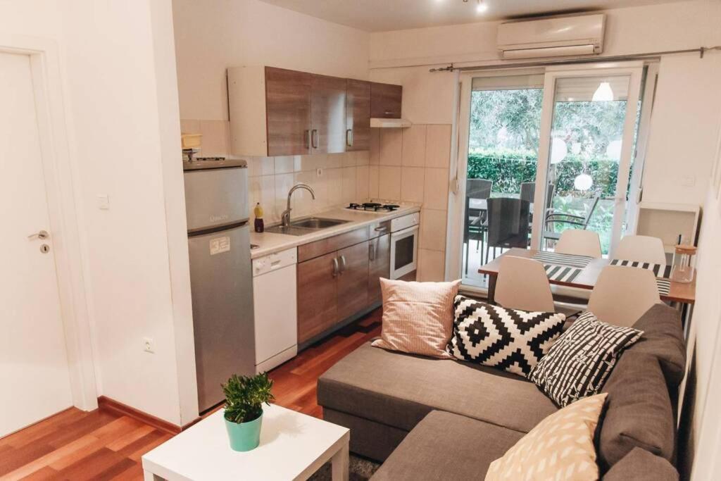 Cosy Apartment In A Quiet Neighborhood Задар Екстериор снимка